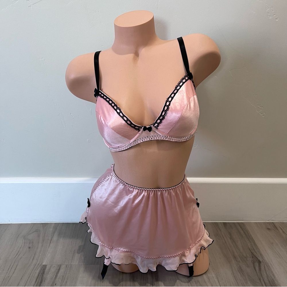 NWT Victoria's Secret y2k vintage Peach black Bra garter thong Skirt Set Sz36C L